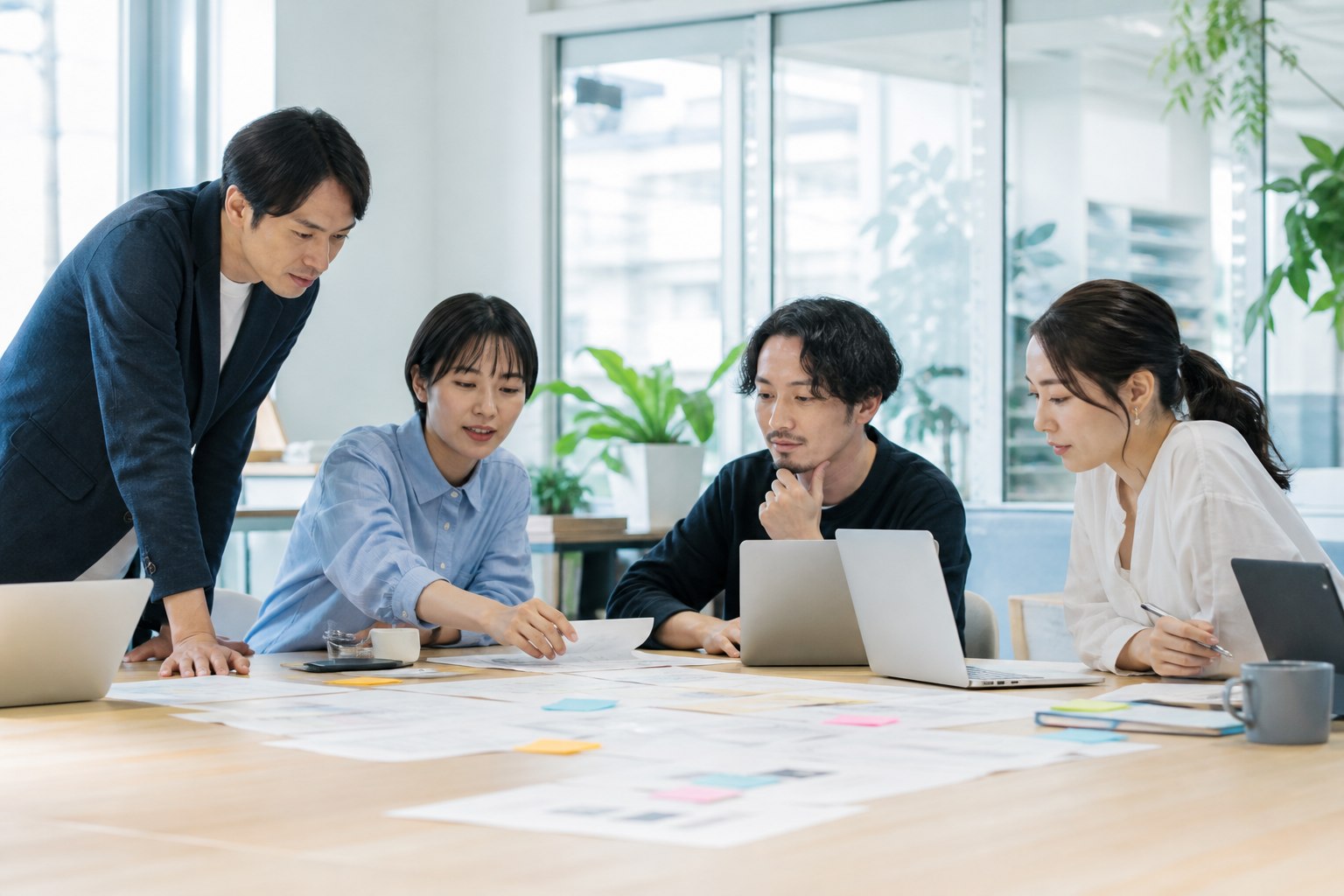 プロジェクトに取り組むチーム